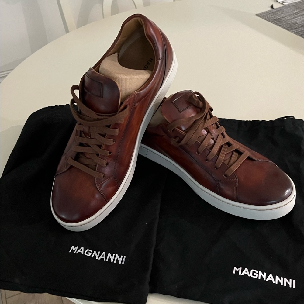 Magnanni Men’s, Coto Lo cognac leather sneakers. Size 10.5